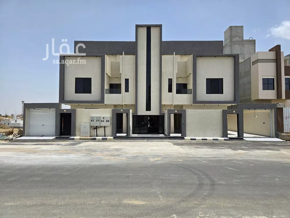 شقة للبيع في شارع حسن باحفظ الله, حي الزهور, مدينة ابها, منطقة عسير 1 صورة