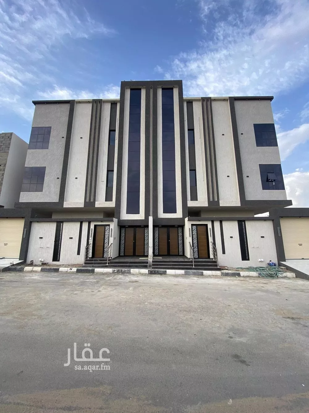 شقة للبيع في شارع الراجحي, حي الظرفة, مدينة خميس مشيط, منطقة عسير 1 صورة