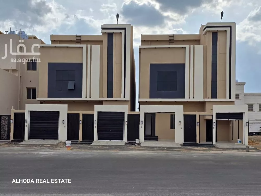 دور للبيع في شارع احمد بن محمد بن علي البسكري, حي الورود, مدينة خميس مشيط, منطقة عسير 1 صورة