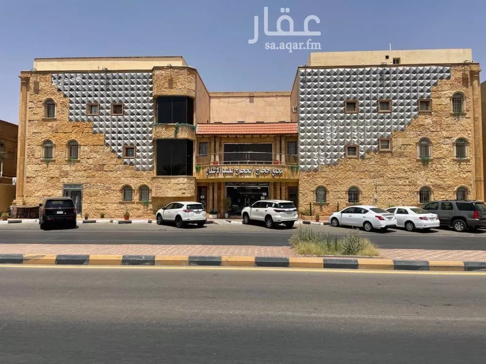 عمارة للبيع في شارع الملك سلمان بن عبد العزيز, حي الرحمانية, مدينة سكاكا, منطقة الجوف 1 صورة