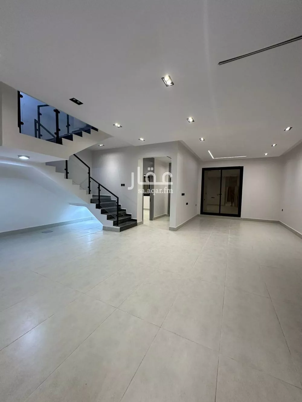 فيلا للبيع في شارع الجنادريه, حي الجنادرية, مدينة الرياض, منطقة الرياض 1 صورة