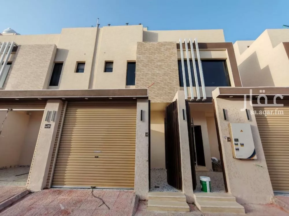 دور للبيع في شارع الامام البخاري, حي بدر, مدينة الرياض, منطقة الرياض 1 صورة