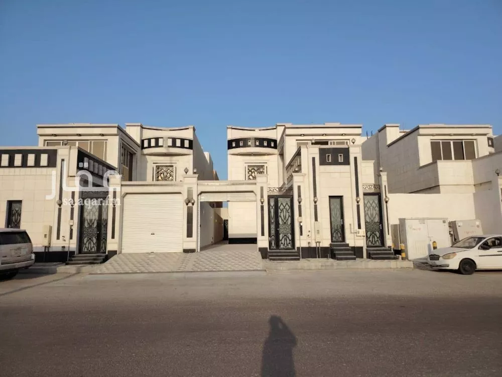 فيلا للبيع في شارع جبر بن عتيك, حي الشراع, مدينة الخبر, المنطقة الشرقية 1 صورة
