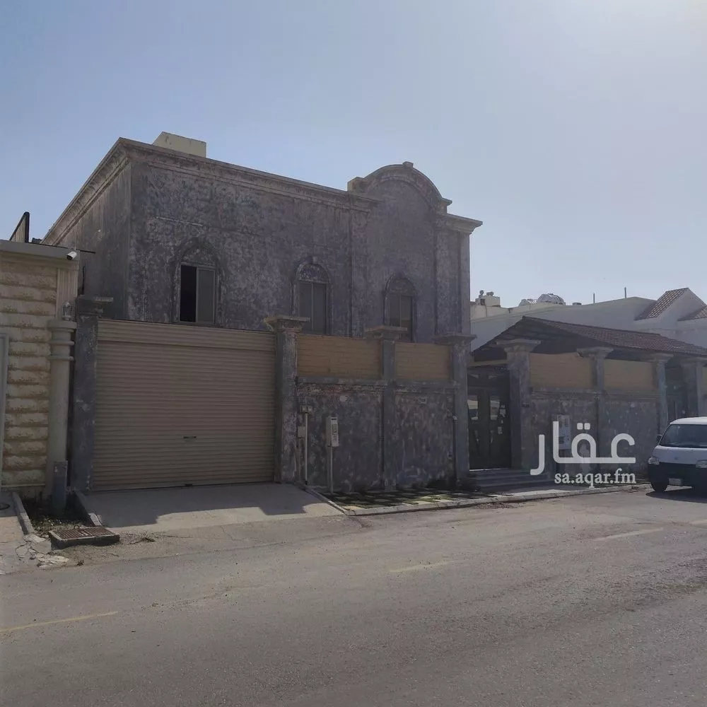 فيلا للبيع في شارع شمس الدين الشافعي, حي الشاطئ الغربي, مدينة الدمام, المنطقة الشرقية 1 صورة