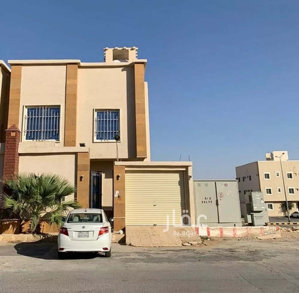فيلا للبيع في شارع رقم 94, حي ظهرة لبن, مدينة الرياض, منطقة الرياض 1 صورة