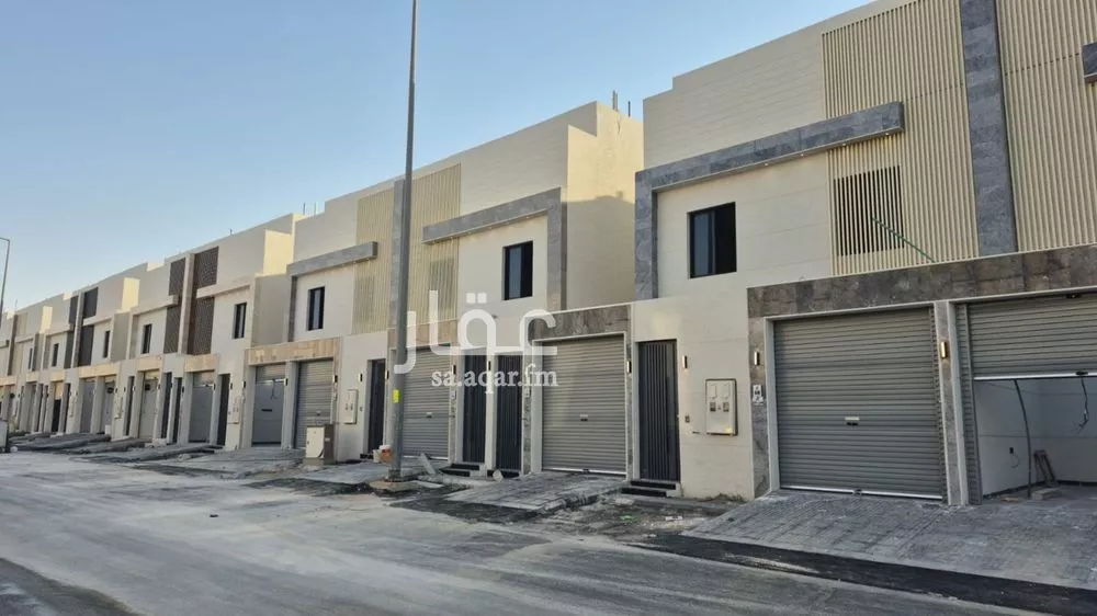 فيلا للبيع في شارع حسين الأبريقي, حي عكاظ, مدينة الرياض, منطقة الرياض 1 صورة