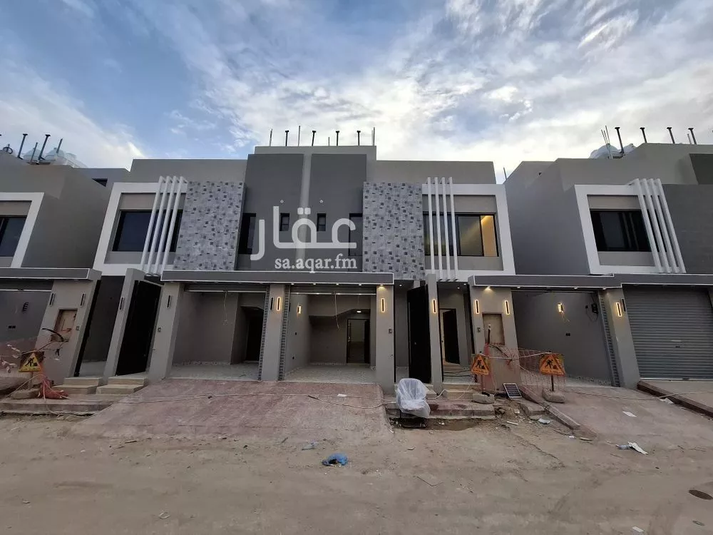 دور للبيع في شارع عبدالله بن أبي البركات, حي عكاظ, مدينة الرياض, منطقة الرياض 1 صورة