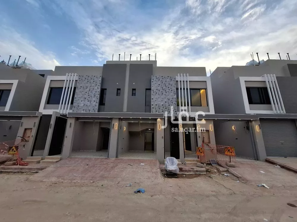 دور للبيع في شارع عبدالله بن أبي البركات, حي عكاظ, مدينة الرياض, منطقة الرياض 1 صورة