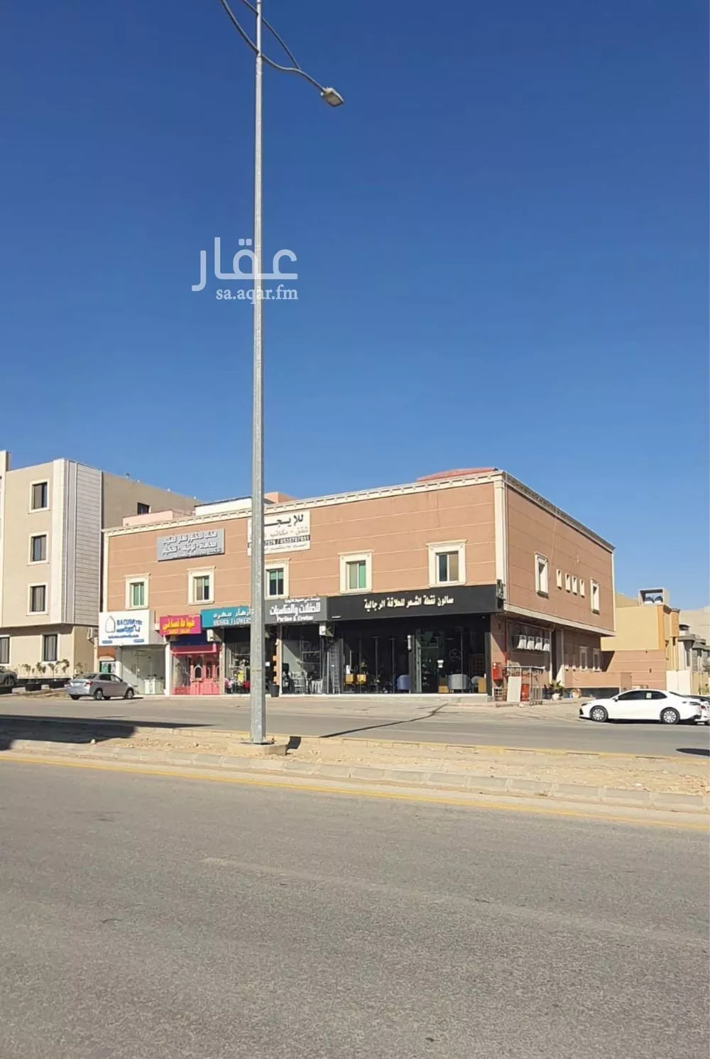 مكتب تجاري للإيجار في شارع الشيخ عبدالله بن جبرين, حي القيروان, مدينة الرياض, منطقة الرياض 1 صورة