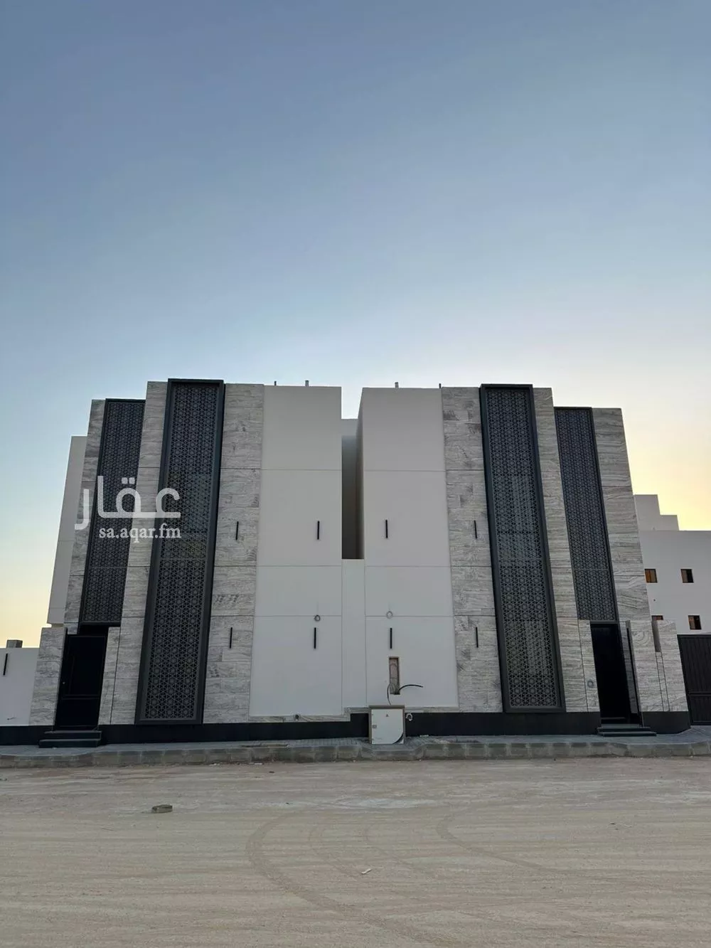 فيلا للبيع في شارع كرم الحربي, حي المهدية, مدينة الرياض, منطقة الرياض 1 صورة