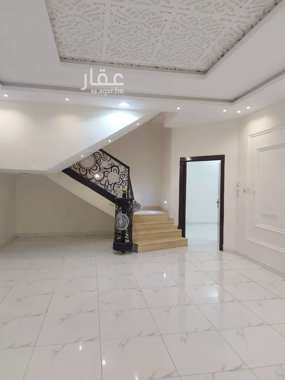 فيلا للبيع في شارع ابن المنذر, حي عكاظ, مدينة الرياض, منطقة الرياض 1 صورة