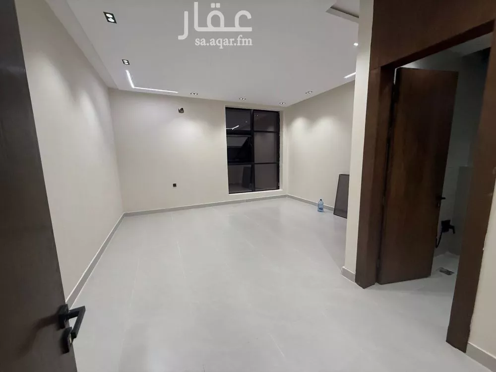 فيلا للبيع في شارع ممر40, حي عكاظ, مدينة الرياض, منطقة الرياض 1 صورة