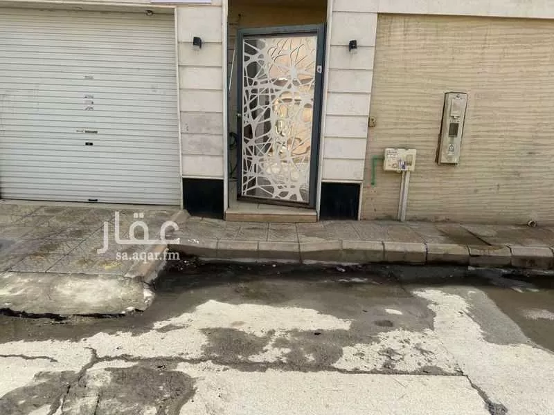 فيلا للبيع في شارع إبراهيم بن نغيمش, حي شبرا, مدينة الرياض, منطقة الرياض 1 صورة