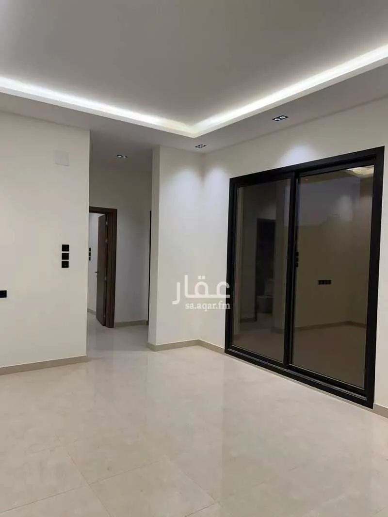 فيلا للبيع في شارع إسماعيل بن أبي الغنائم, حي المهدية, مدينة الرياض, منطقة الرياض 1 صورة