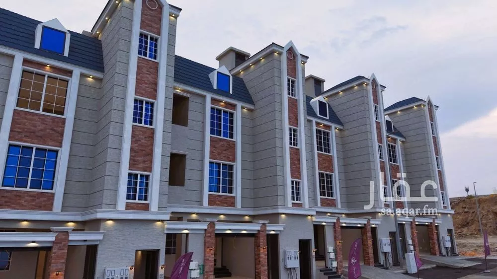 شقة للبيع في شارع المعارض 17, حي المعارض, مدينة خميس مشيط, منطقة عسير 1 صورة