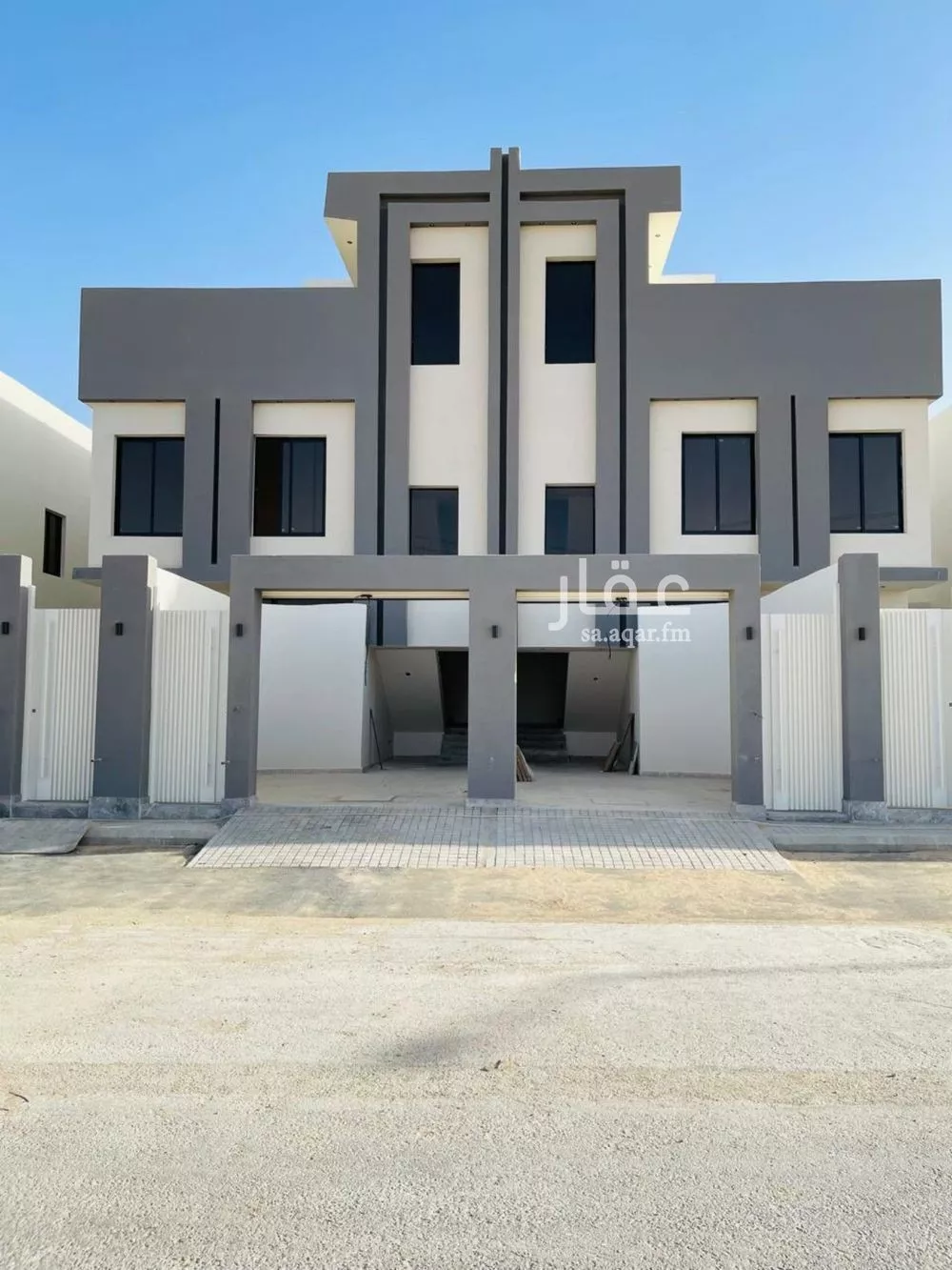 دور للبيع في شارع ابن المنذر, حي عكاظ, مدينة الرياض, منطقة الرياض 1 صورة