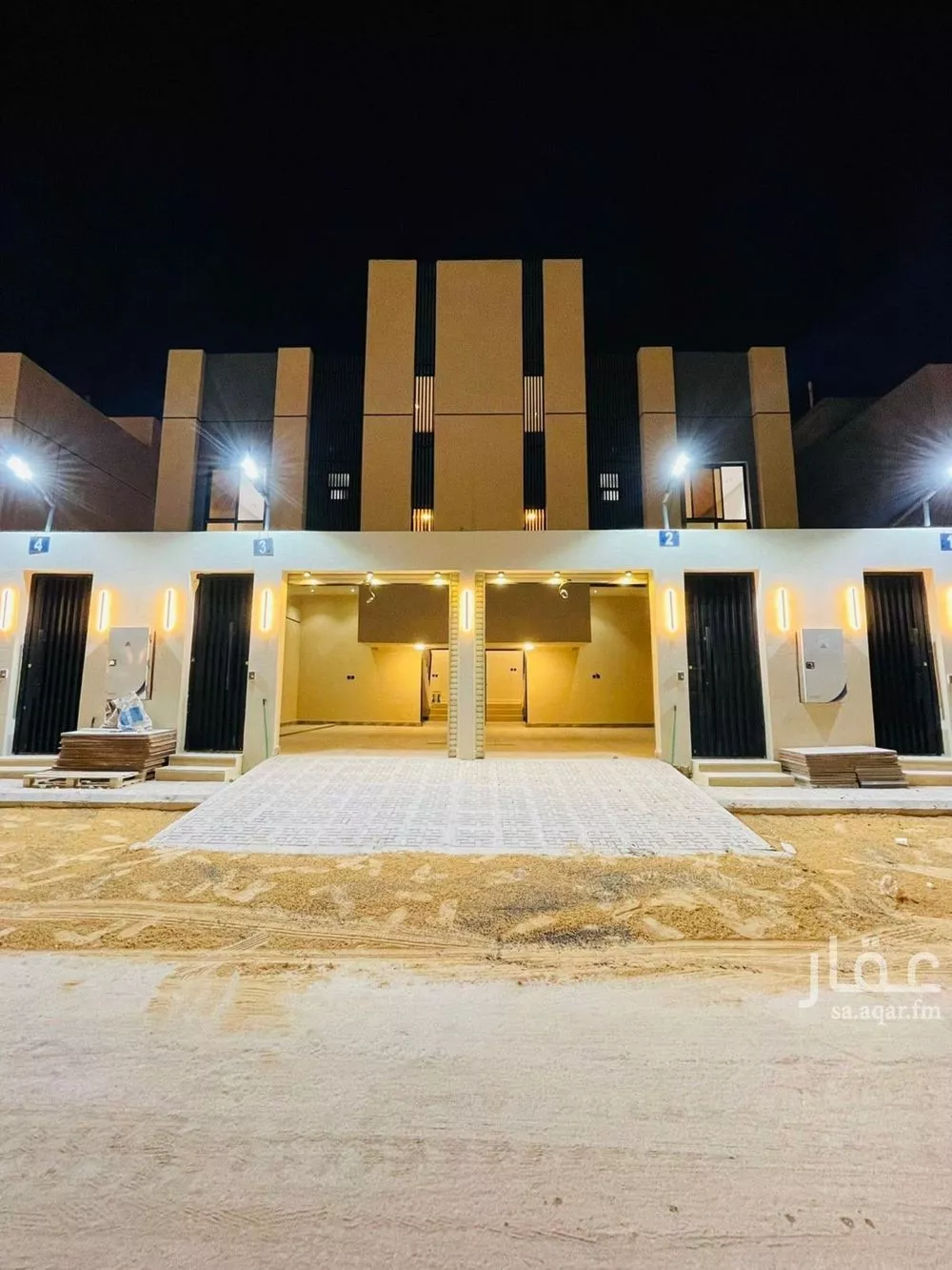 دور للبيع في شارع ابي عبدالله الصقلي, حي عكاظ, مدينة الرياض, منطقة الرياض 1 صورة