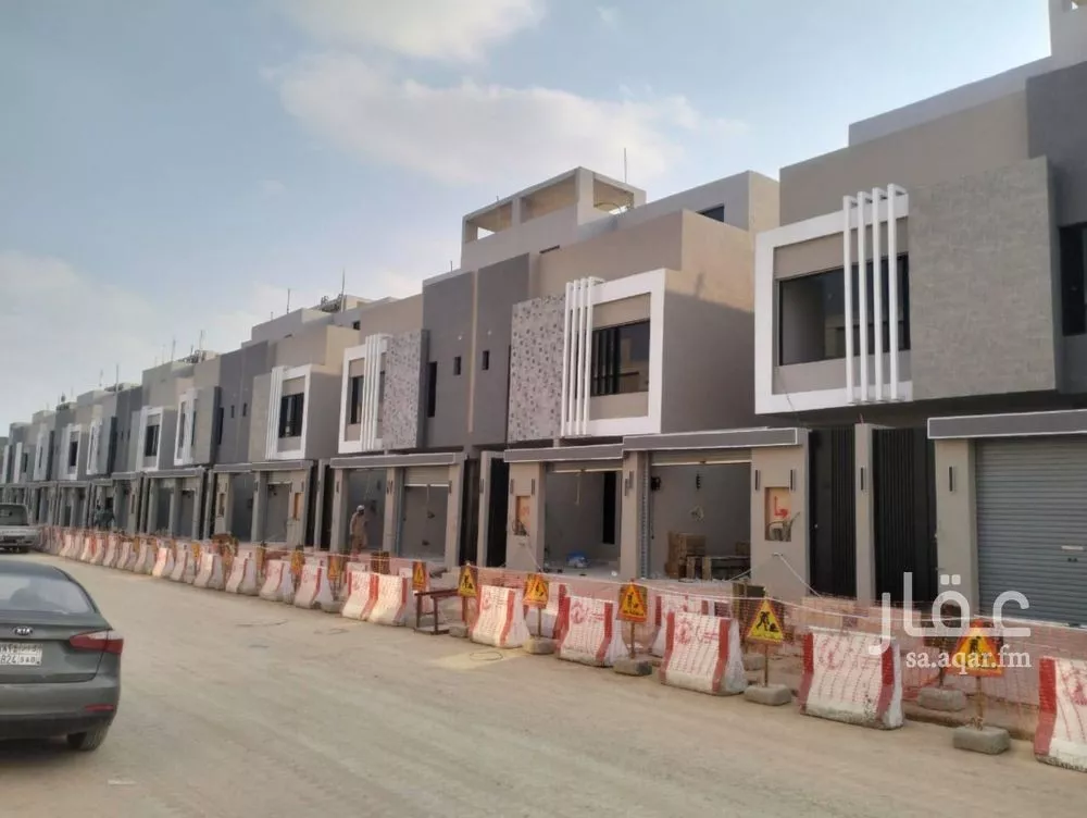 دور للبيع في شارع عبدالله السديس, حي بدر, مدينة الرياض, منطقة الرياض 1 صورة