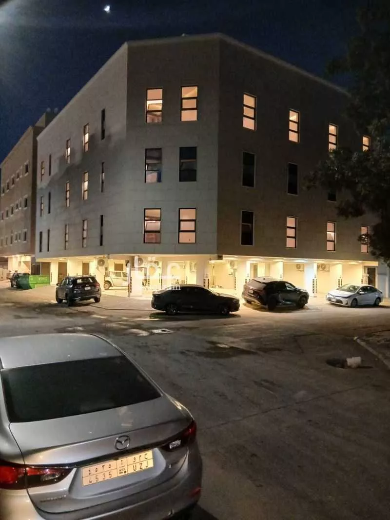 عمارة للبيع في شارع مشهور, حي مدينة العمال, مدينة الخبر, المنطقة الشرقية 1 صورة