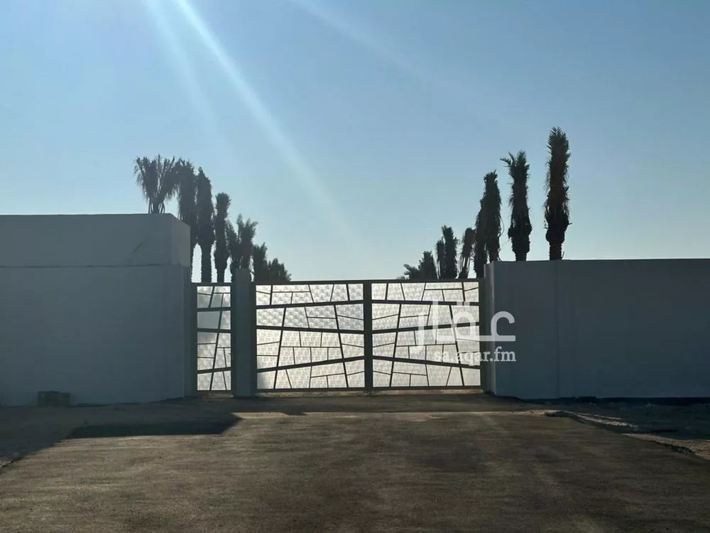 مزرعة للبيع في شارع الدمام الرياض, حي موسسة ناصر علي السحيباني لانشاء الطرق, مدينة بقيق, المنطقة الشرقية 1 صورة