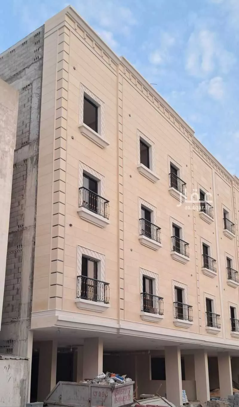 عمارة للبيع في شارع الامير احمد ابن عبدالعزيز, حي مدينة العمال, مدينة الخبر, المنطقة الشرقية 1 صورة