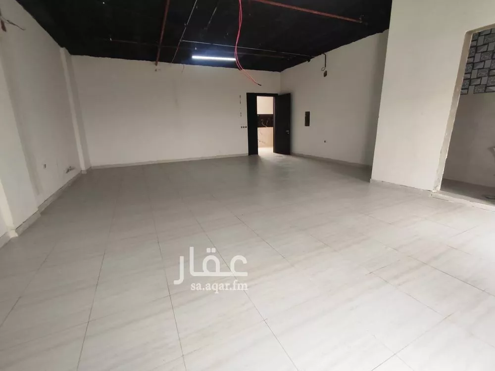 مكتب تجاري للإيجار في شارع وادي الساحل, حي الرمال, مدينة الرياض, منطقة الرياض 1 صورة