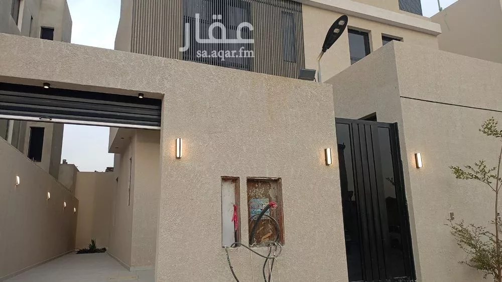 دور للبيع في شارع عثمان الرويني, حي البيان, مدينة الرياض, منطقة الرياض 1 صورة