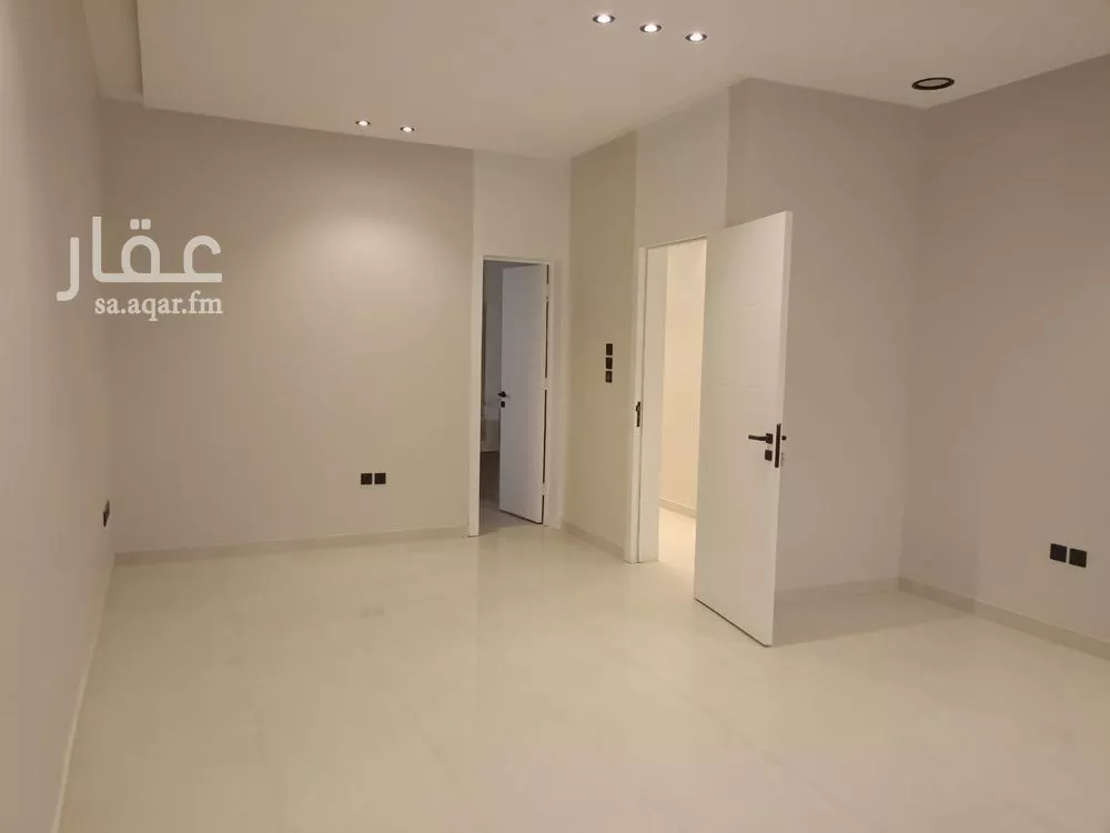 دور للبيع في شارع محمد بن شريك, حي البيان, مدينة الرياض, منطقة الرياض 1 صورة