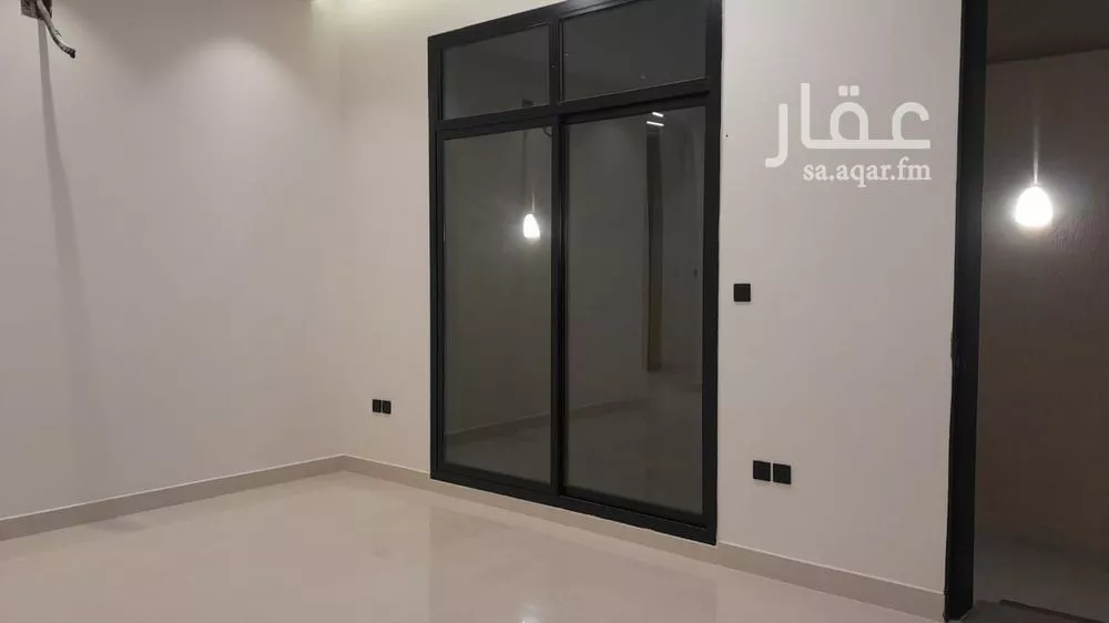 دور للبيع في شارع المحدار, حي المعيزيلة, مدينة الرياض, منطقة الرياض 1 صورة