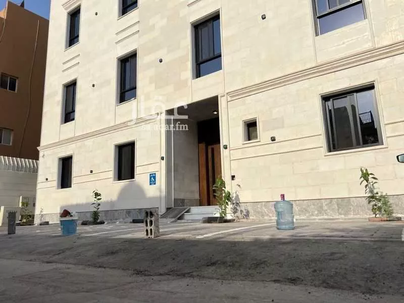 عمارة للبيع في شارع أبي البركات الأنصاري, حي الضباط, مدينة الرياض, منطقة الرياض 1 صورة