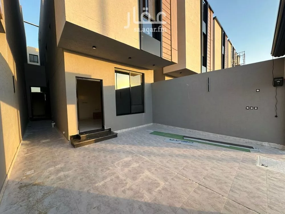 فيلا للبيع في شارع الانوار, حي العقيق, مدينة الخبر, المنطقة الشرقية 1 صورة