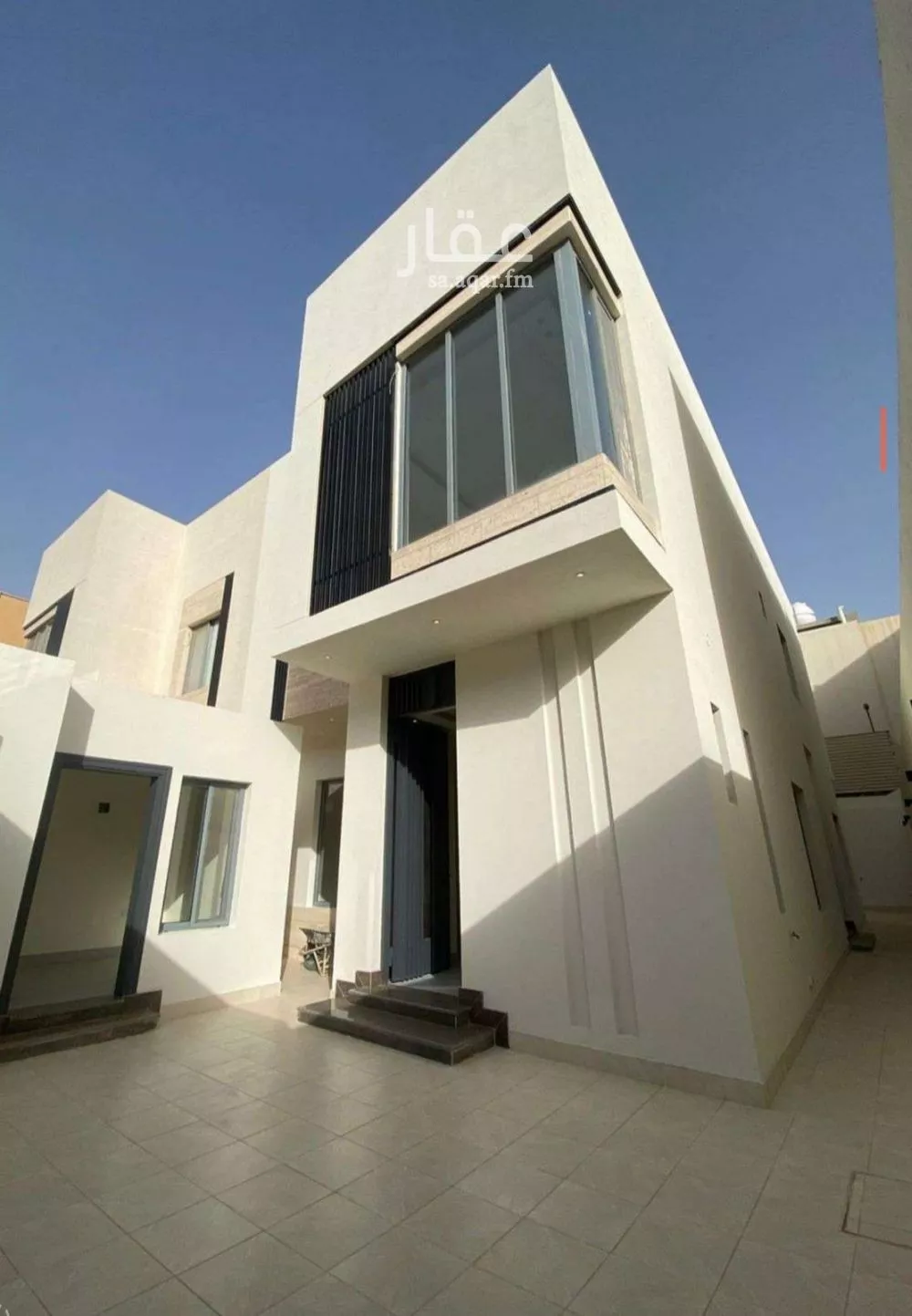 فيلا للبيع في شارع احمد بن نصر الخفاف, حي العارض, مدينة الرياض, منطقة الرياض 1 صورة