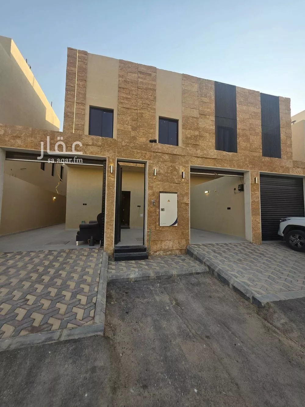 فيلا للبيع في شارع عبدالخالق الصابوني, حي عكاظ, مدينة الرياض, منطقة الرياض 1 صورة
