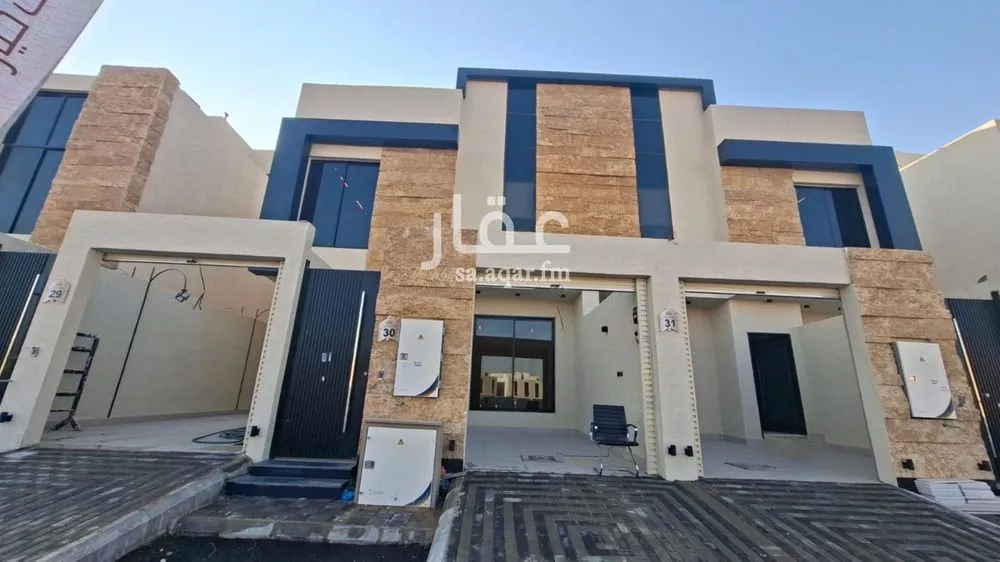 فيلا للبيع في شارع الصفار الذهبي, حي عكاظ, مدينة الرياض, منطقة الرياض 1 صورة