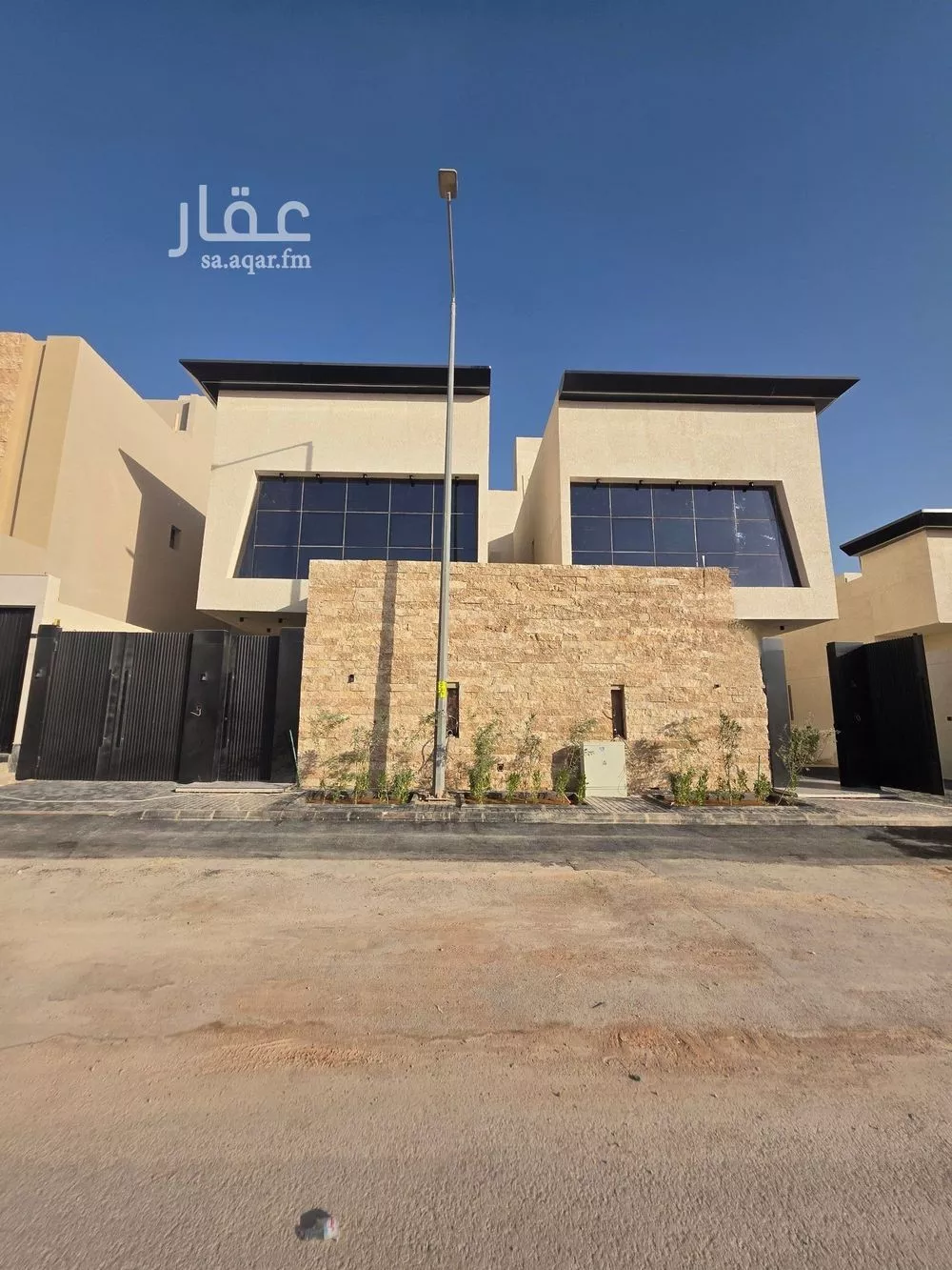 فيلا للبيع في شارع علي بن محمد التنوخي, حي الجنادرية, مدينة الرياض, منطقة الرياض 1 صورة