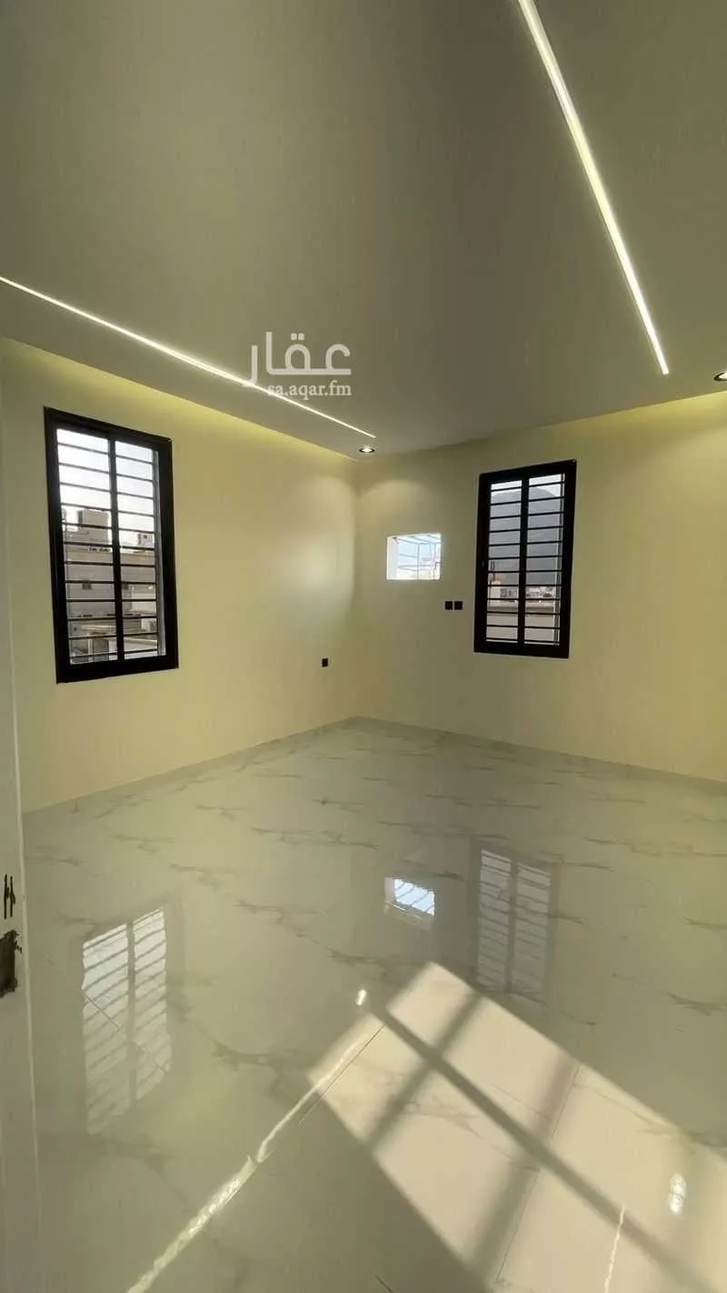 شقة للبيع في شارع عبدالله ابن حسان, حي الحيلة الشرقي, مدينة محائل, منطقة عسير 1 صورة