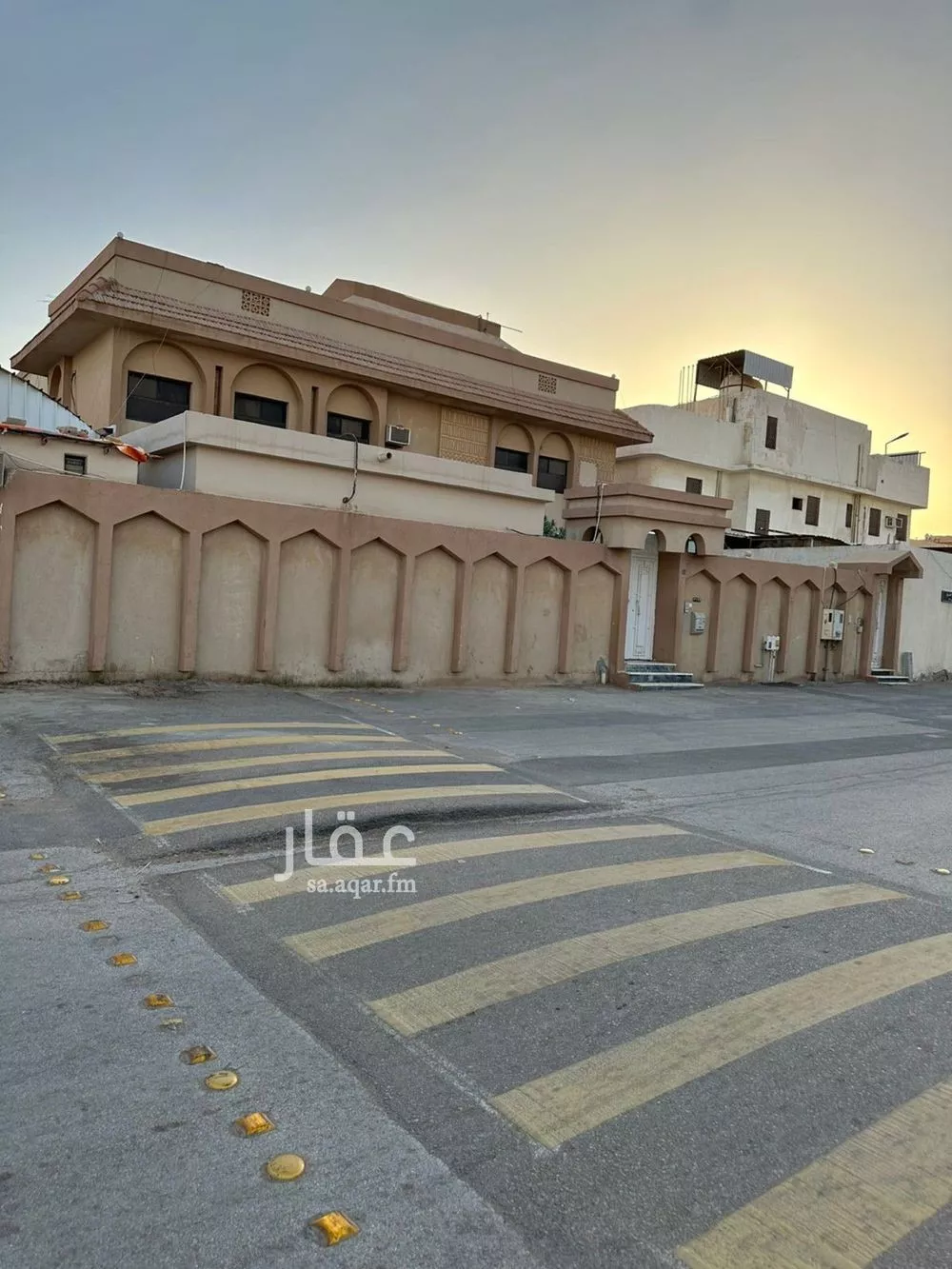 فيلا للبيع في شارع الشرفيه, حي بدر, مدينة الرياض, منطقة الرياض 1 صورة