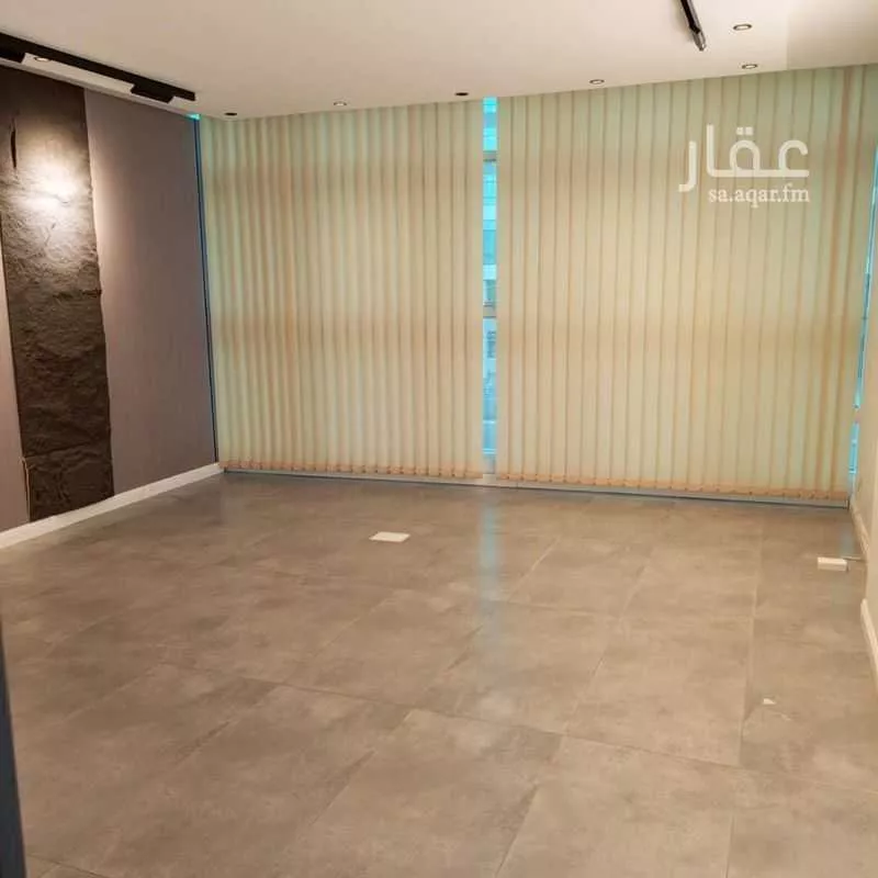 مكتب تجاري للإيجار في شارع ابراهيم عبدالله العنقري, حي المحمدية, مدينة جدة, منطقة مكة المكرمة 1 صورة