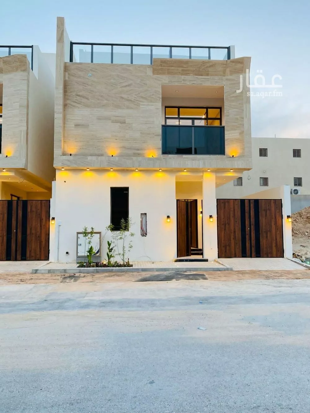 فيلا للبيع في شارع عمر بن عبدالقادر مفتي, حي المهدية, مدينة الرياض, منطقة الرياض 1 صورة