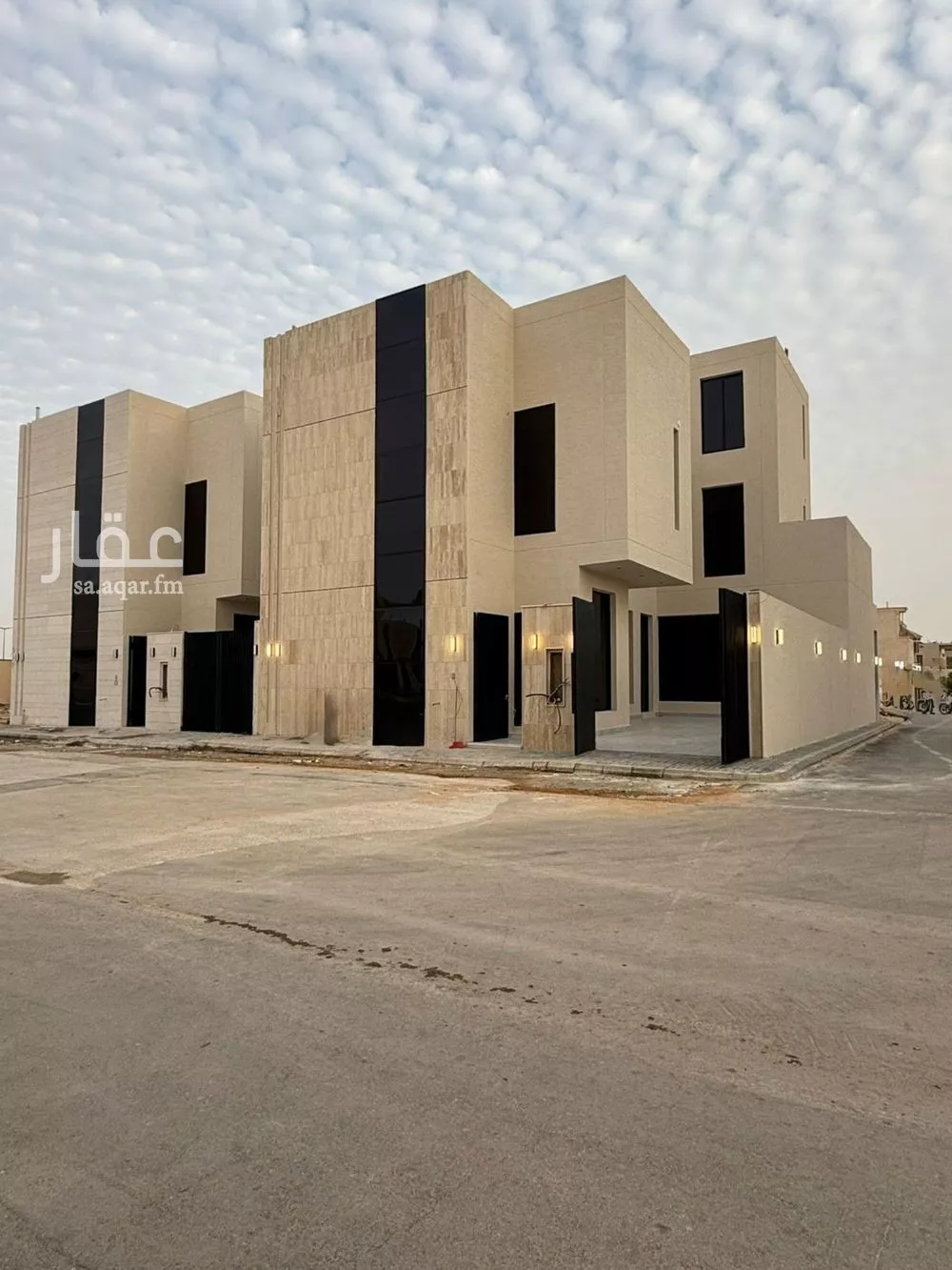 فيلا للبيع في شارع أحمد مفتي المكي الحنفي, حي المهدية, مدينة الرياض, منطقة الرياض 1 صورة