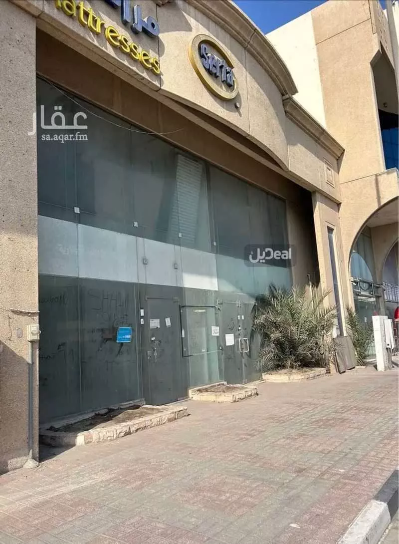 محل للبيع في شارع الملك عبدالعزيز, حي مدينة العمال, مدينة الخبر, المنطقة الشرقية 1 صورة