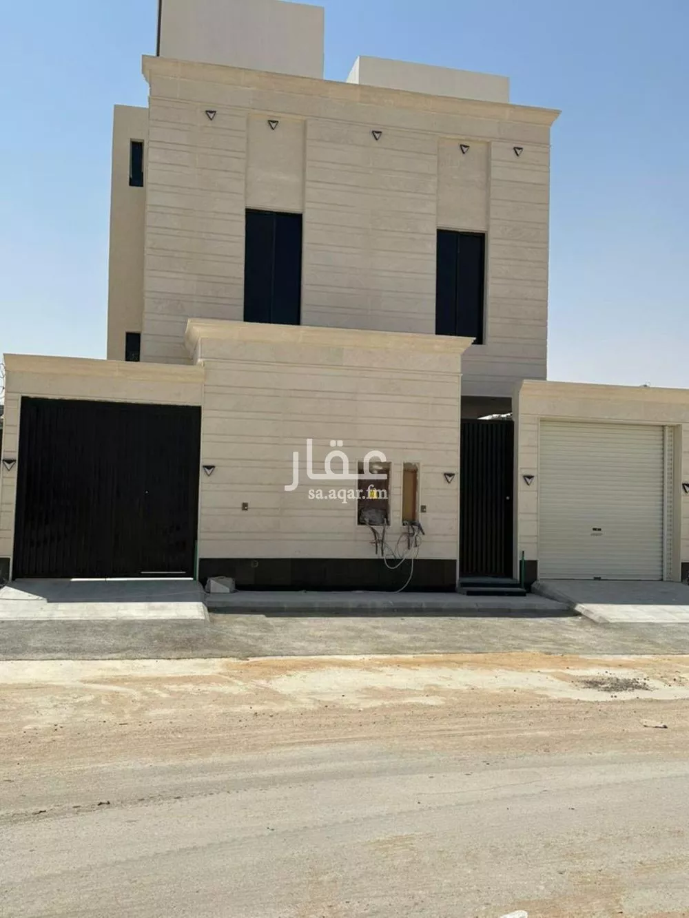 فيلا للبيع في شارع علي بن أحمد العمري , حي الجنادرية, مدينة الرياض, منطقة الرياض 1 صورة