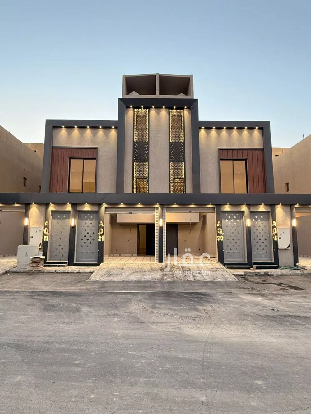 فيلا للبيع في شارع عبدالرحمن ابن مقبل, حي عكاظ, مدينة الرياض, منطقة الرياض 1 صورة