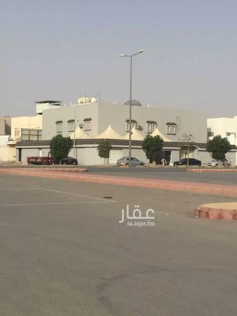 فيلا للبيع في شارع احمد شوقي, حي بدر, مدينة الرياض, منطقة الرياض 1 صورة
