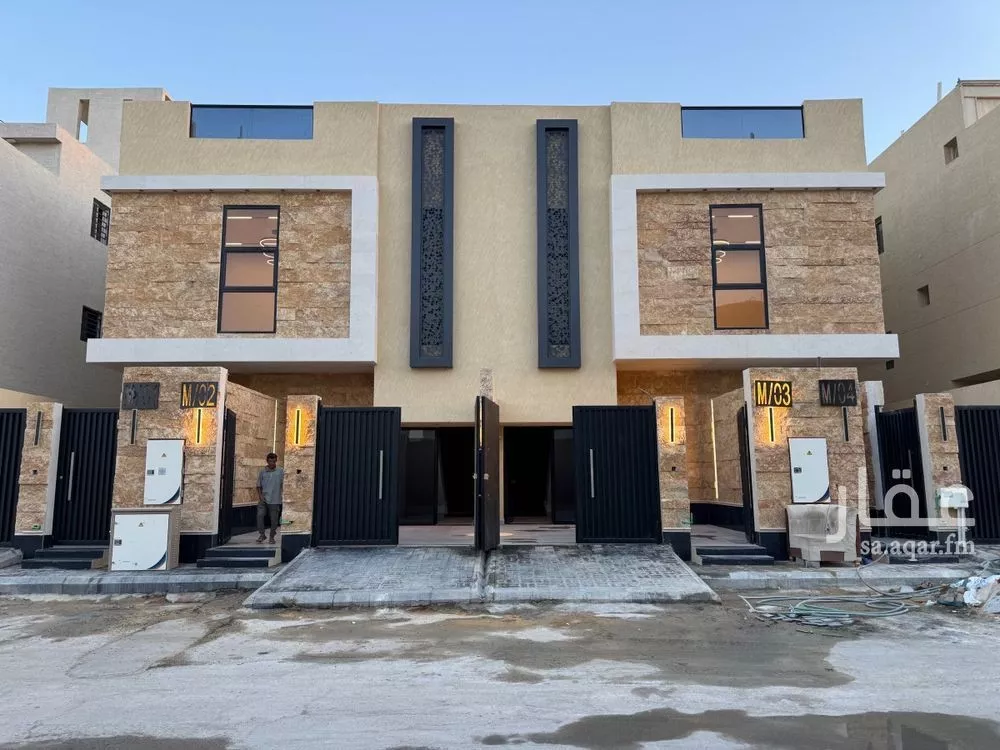 دور للبيع في شارع محمد بن قرحون, حي العارض, مدينة الرياض, منطقة الرياض 1 صورة
