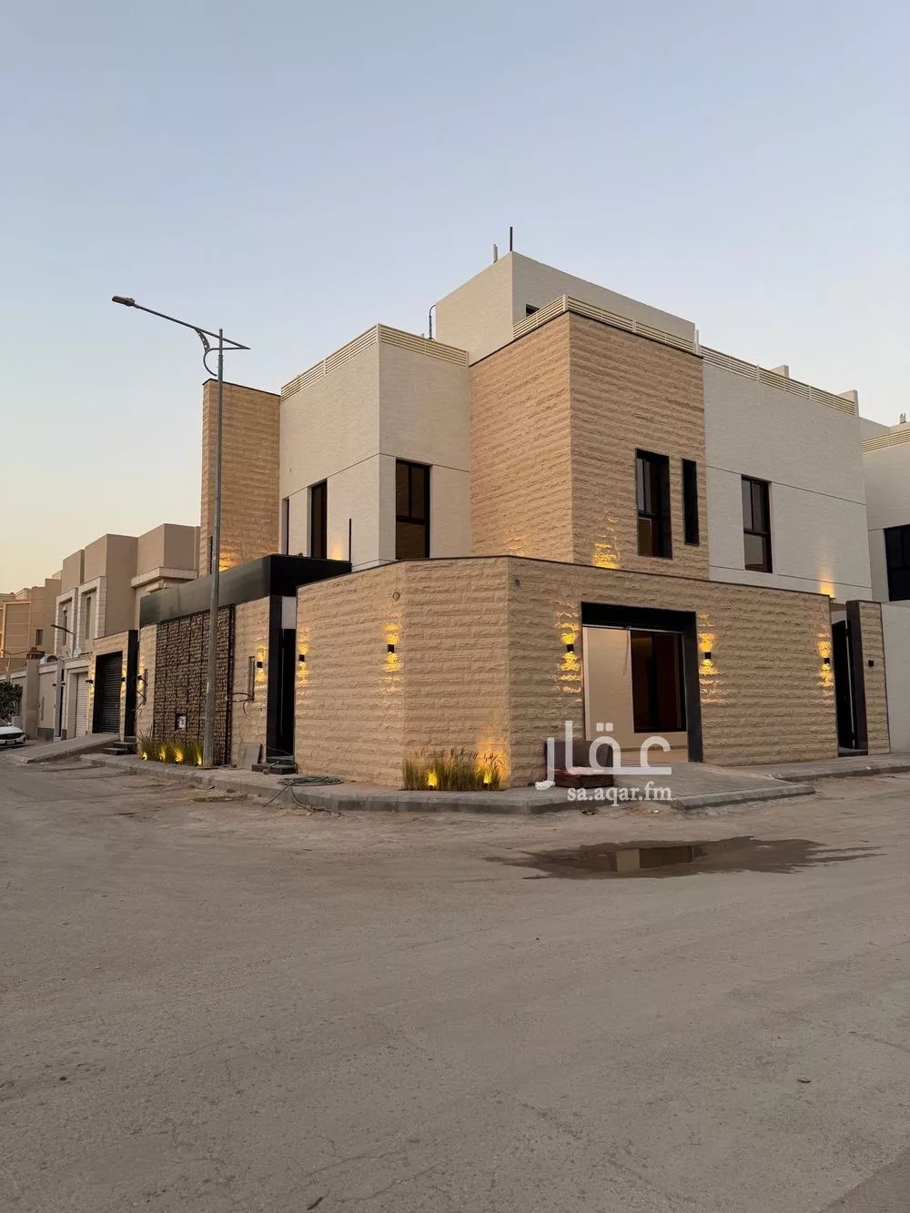 فيلا للبيع في شارع احمد بن حسين الشغدري, حي العارض, مدينة الرياض, منطقة الرياض 1 صورة