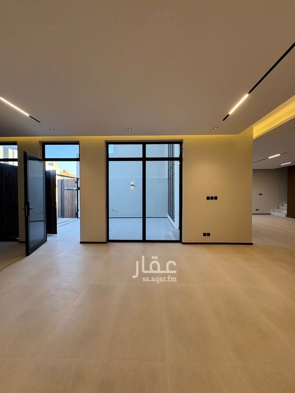 فيلا للبيع في شارع أبي الحسين الرضي, حي العارض, مدينة الرياض, منطقة الرياض 1 صورة