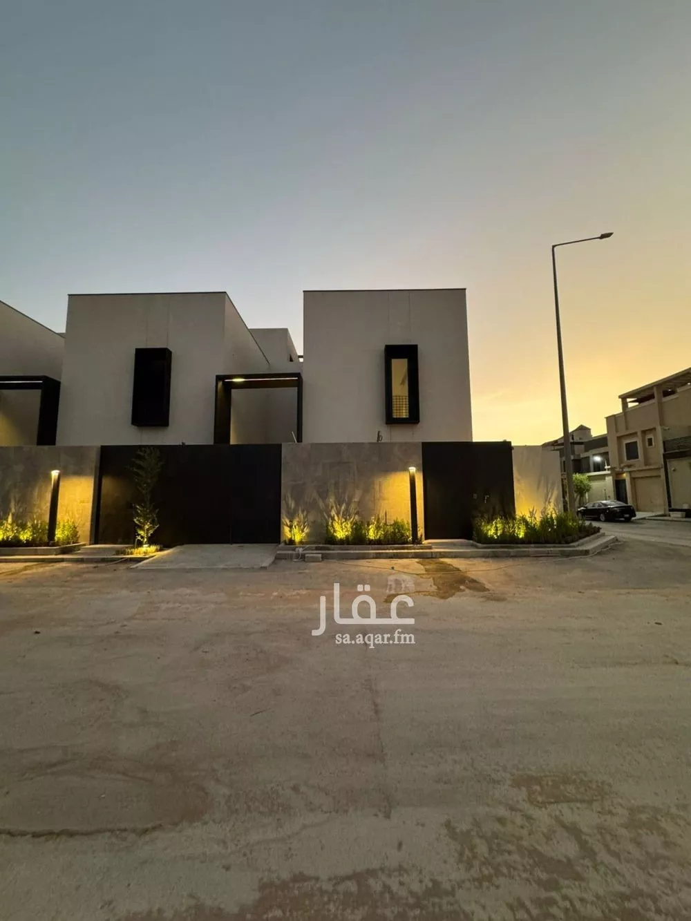 فيلا للبيع في شارع احمد بن السقاء, حي العارض, مدينة الرياض, منطقة الرياض 1 صورة