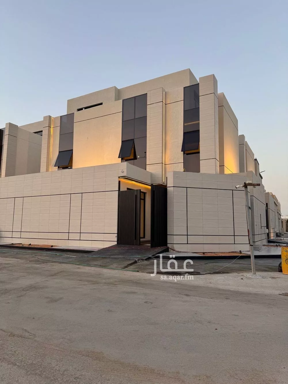 فيلا للبيع في شارع احمد بن السقاء, حي العارض, مدينة الرياض, منطقة الرياض 1 صورة