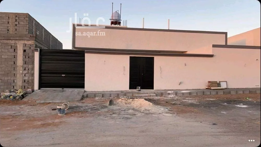 دور للبيع في شارع احمد بن عبده, حي أبو سدر, مدينة المدينه المنوره, منطقة المدينة المنورة 1 صورة